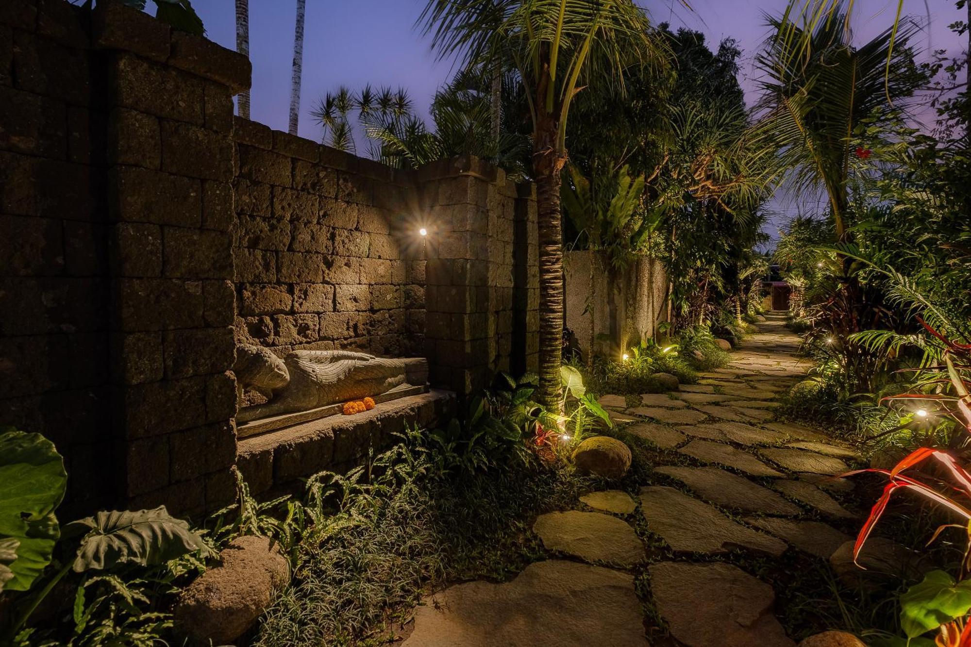 Uddhara Ubud Villa Buitenkant foto