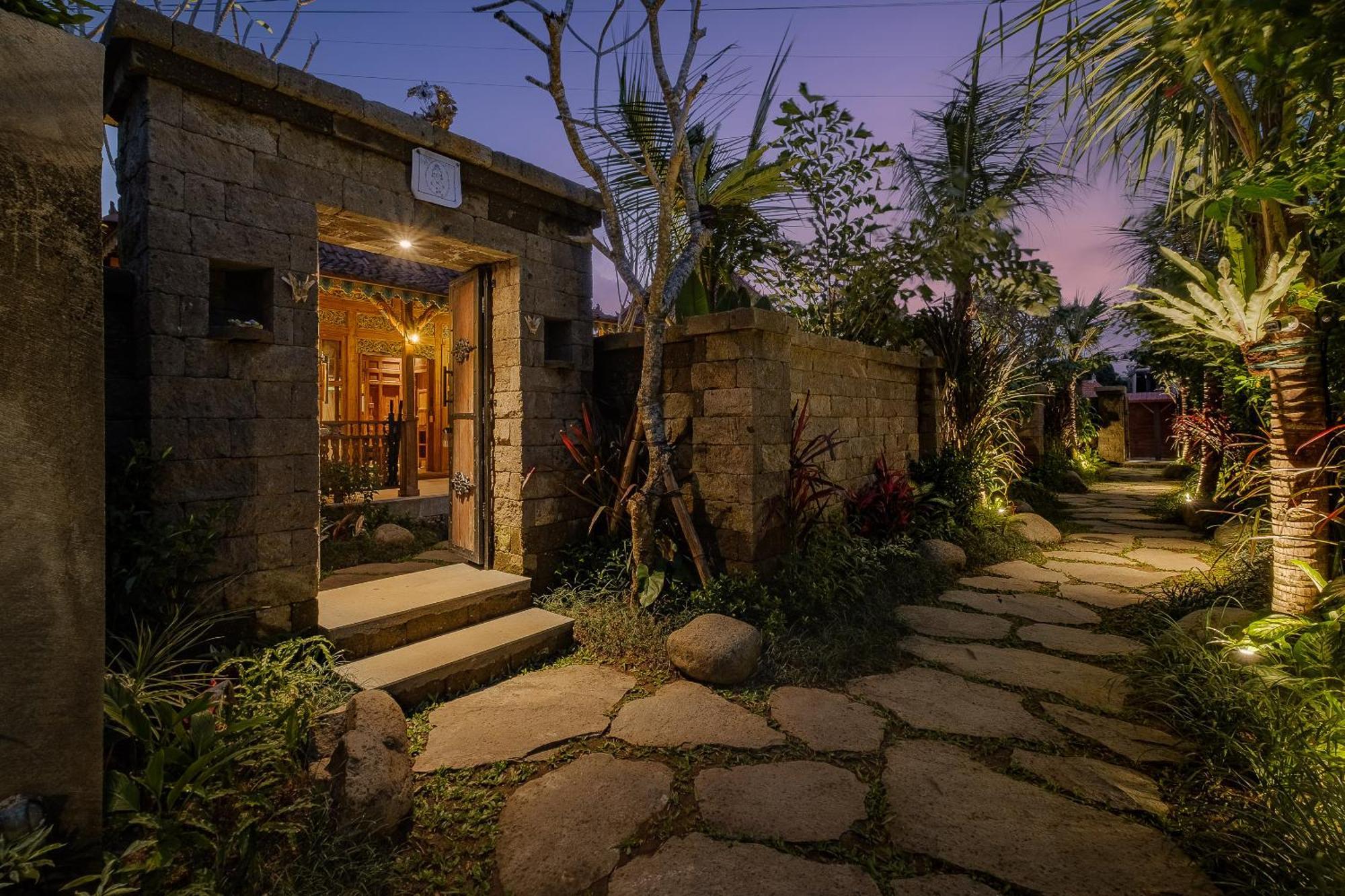Uddhara Ubud Villa Buitenkant foto